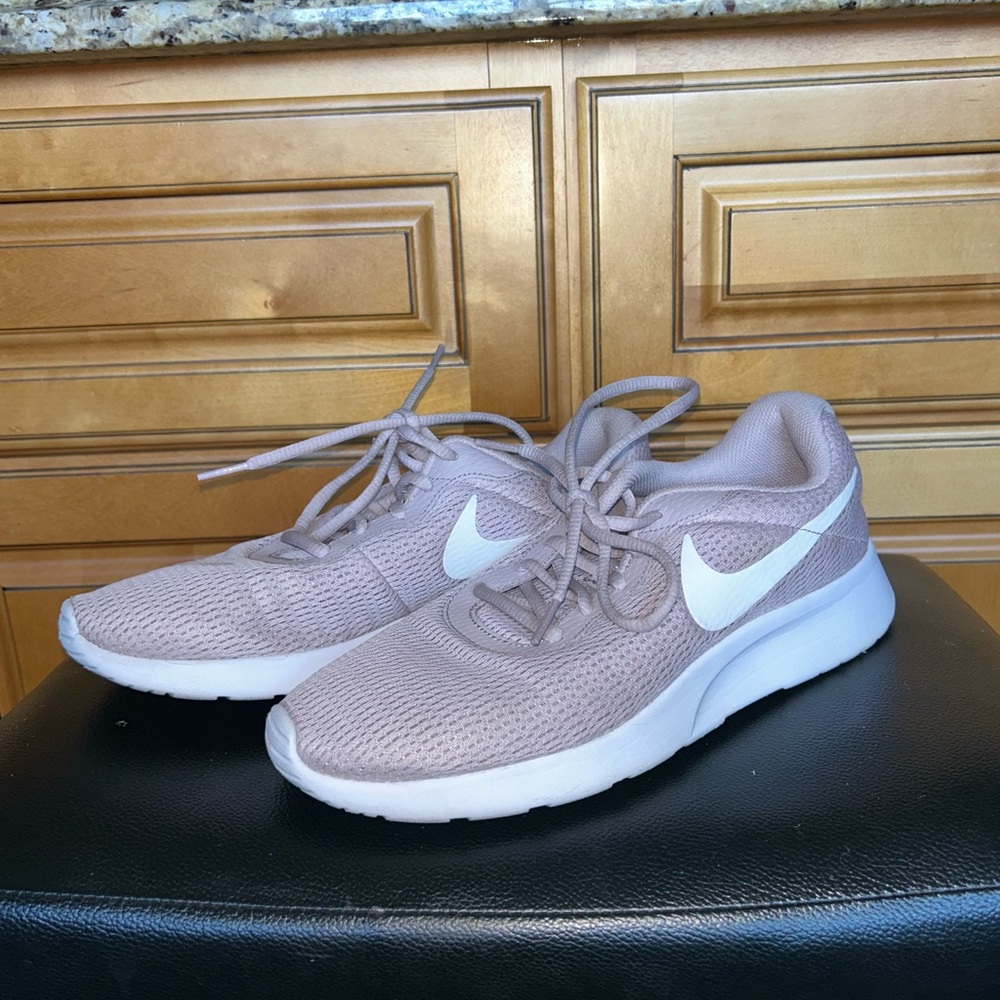 Nike Women's Light Mauve Mesh Running Sneakers with White Swoosh